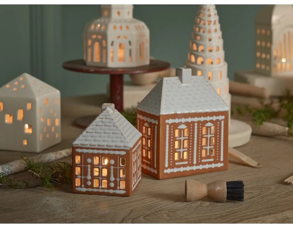 Sfeșnic pentru lumânări pastilă din ceramică Gingerbread Lighthouse – Kähler Design