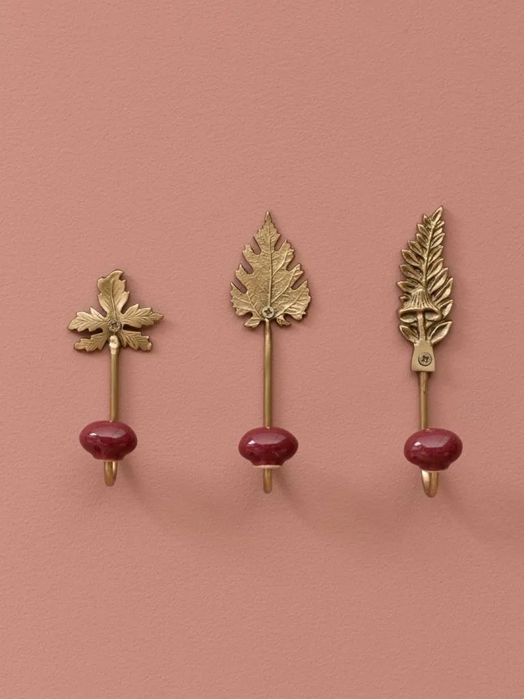 Set 3 cuiere de perete din metal și ceramică, auriu și bordo, frunze sculptate și sferă din ceramică, finisaj lucios, 15,5 x 4 cm, „Feuilles”