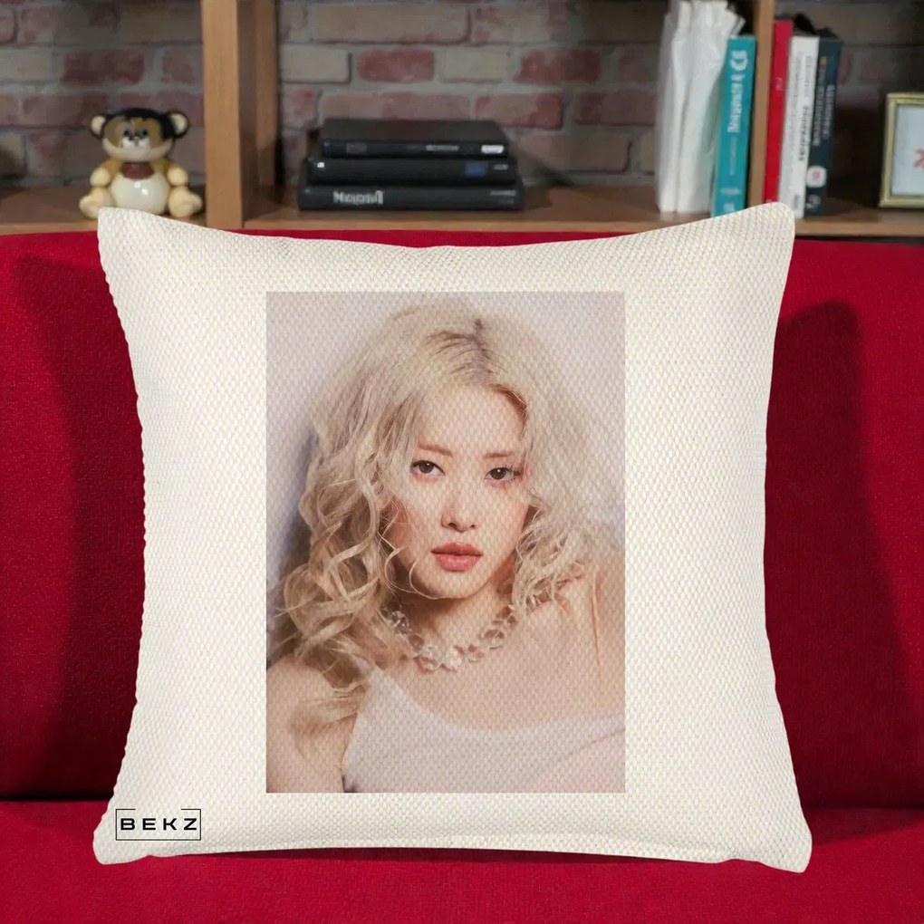 Perna Personalizata K-pop BLACKPINK Rose, 40x40 cm, Crem Reliefat, Husa Detasabila, Perna Inclusa, BEKZ®