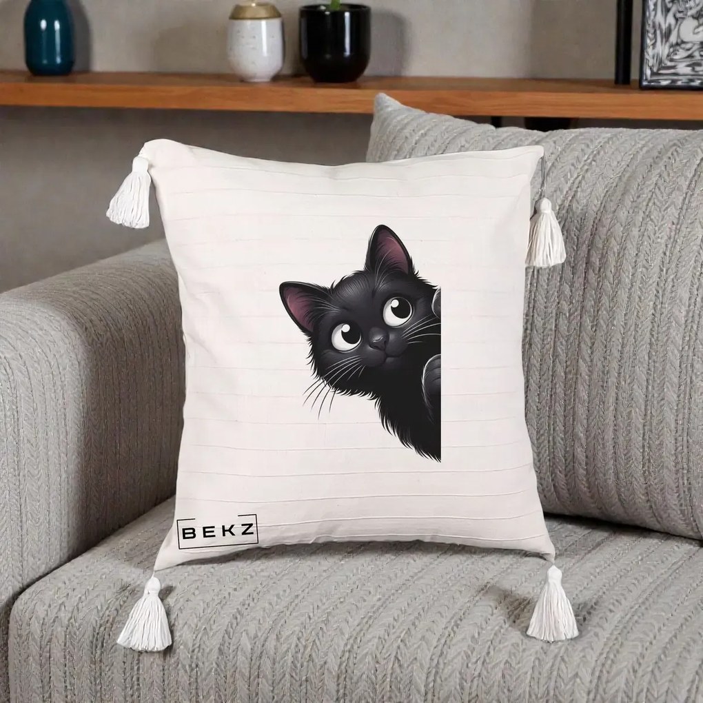 Perna Decorativa Pisica Neagra Dragalasa Curioasa, 40x40 cm, Bej cu Franjuri, Husa Detasabila, Perna Inclusa, BEKZ®