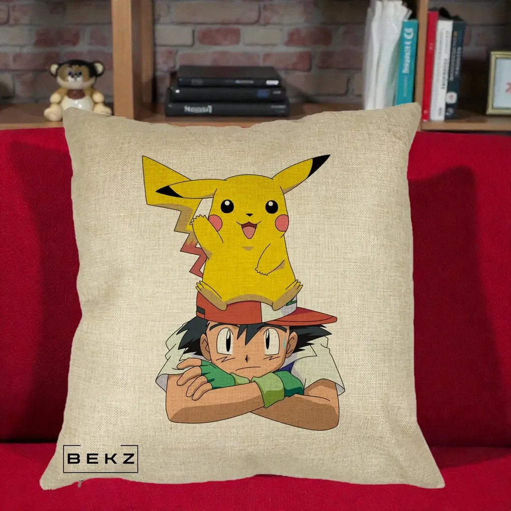 Perna Personalizata Ash si Pikachu, 40x40 cm, Crem, Husa Detasabila, Perna Inclusa, BEKZ®