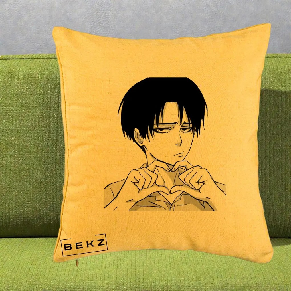 Perna Personalizata Levi Ackerman Inima, 40x40 cm, Galben, Husa Detasabila, Perna Inclusa, BEKZ®