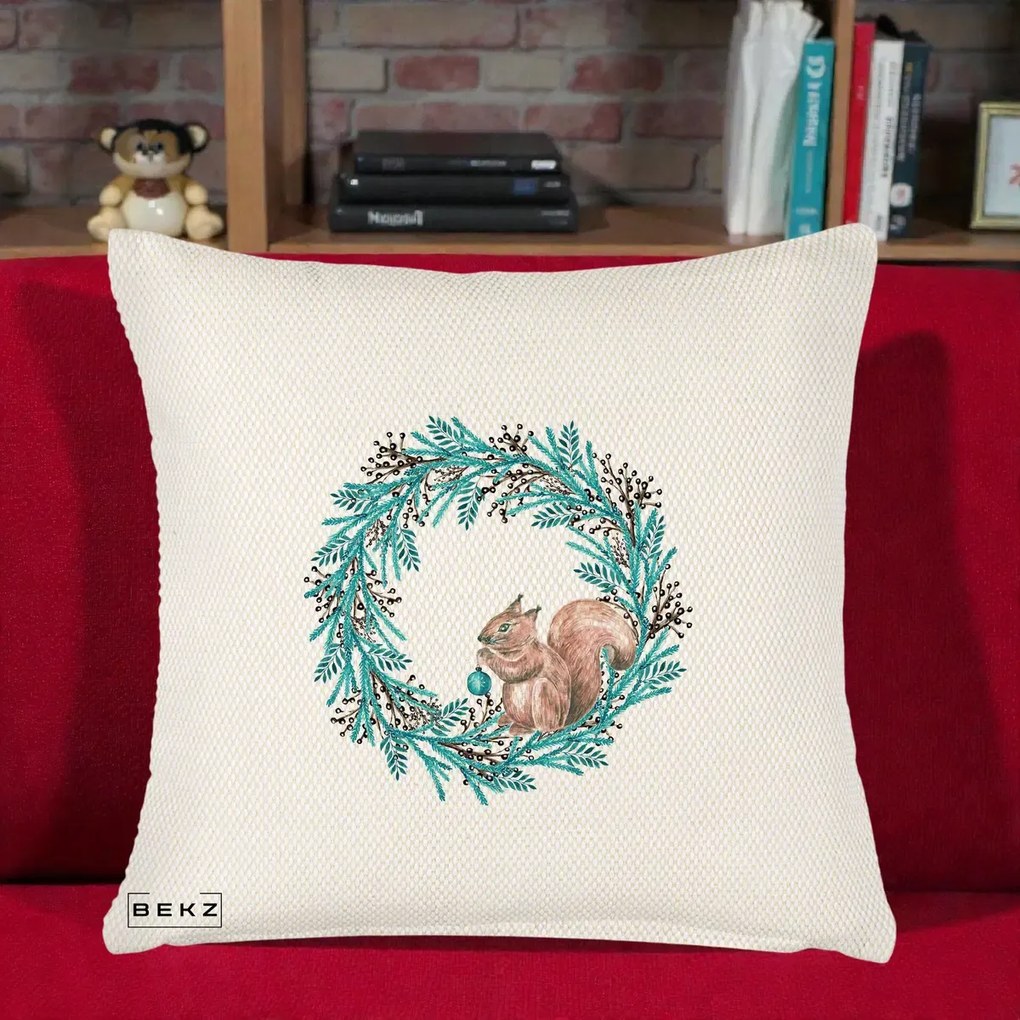 Perna Decorativa Coroana Turcoaz cu Veverita, 40x40 cm, Crem Reliefat, Husa Detasabila, Perna Inclusa, BEKZ®