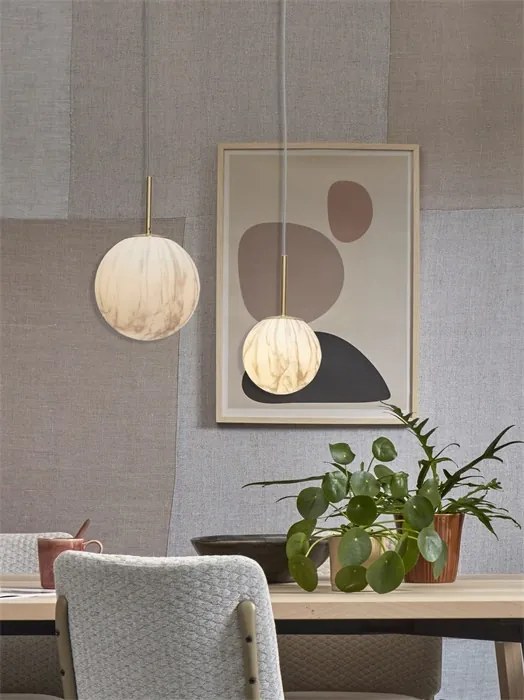 Lustra, pendul din sticla cu aspect de marmura Carrara small auriu