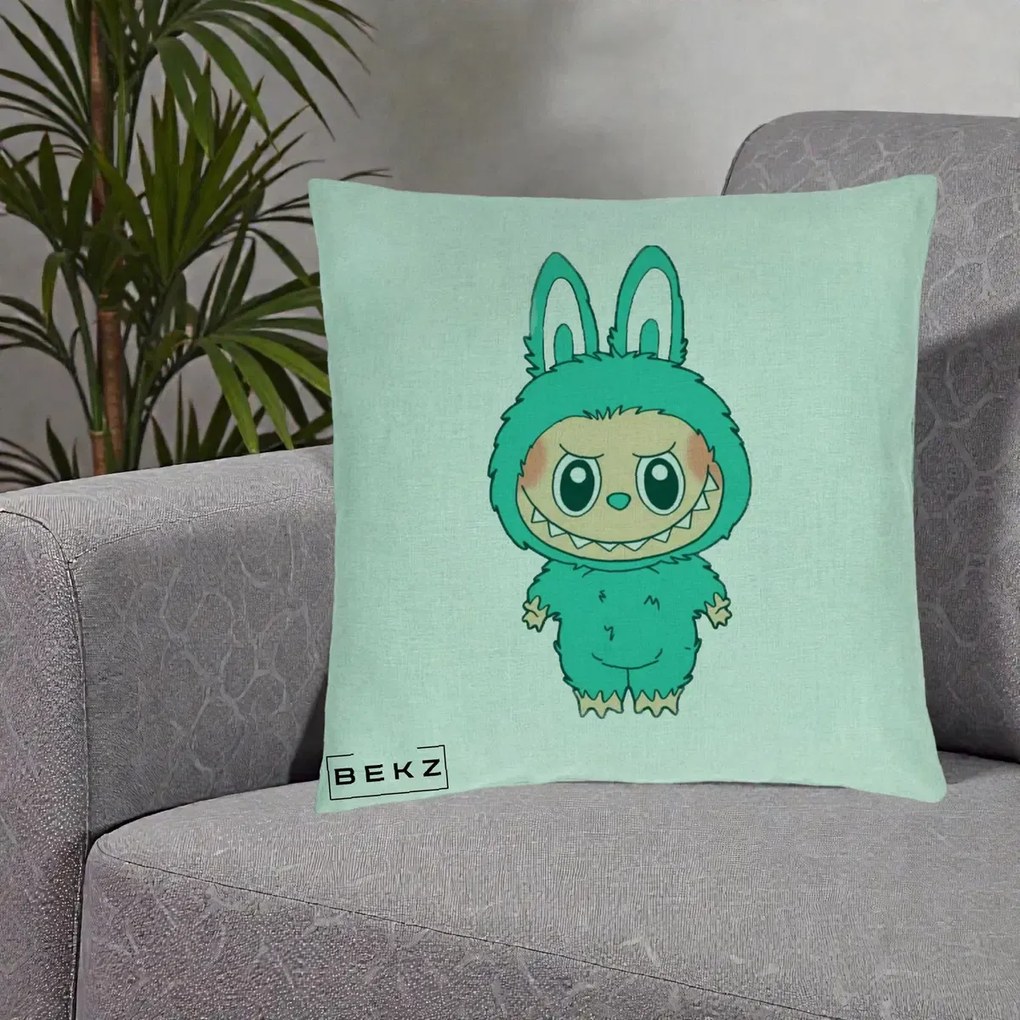 Perna Personalizata Labubu Turcoaz, 40x40 cm, Verde Menta, Husa Detasabila, Perna Inclusa, BEKZ®