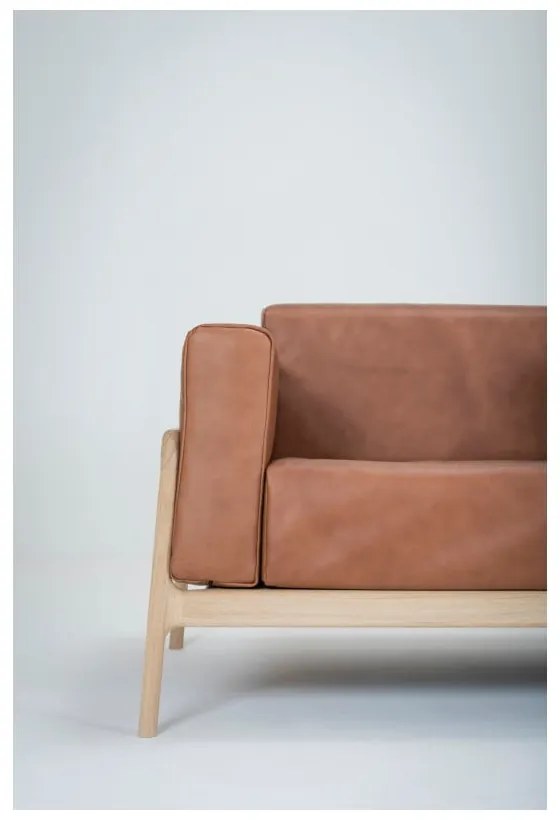 Canapea din piele bovină cu structură din lemn masiv de stejar Gazzda Fawn, 210 cm, maro cognac