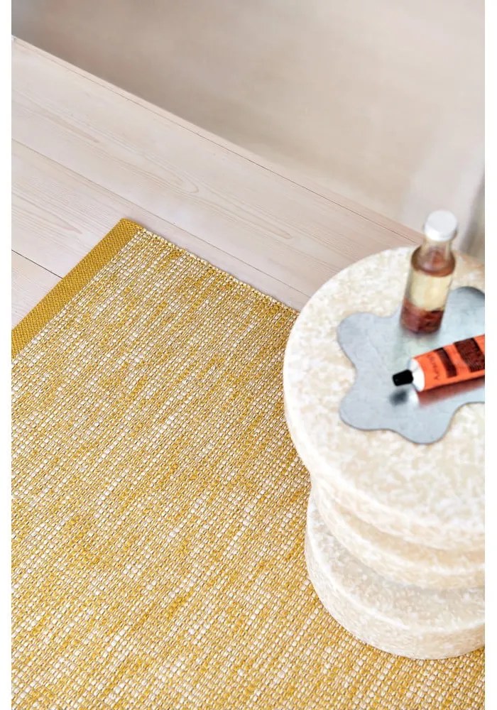 Covor tip traversă pentru interior și exterior galben muștar 70x300 cm Sam Mustard – Pappelina