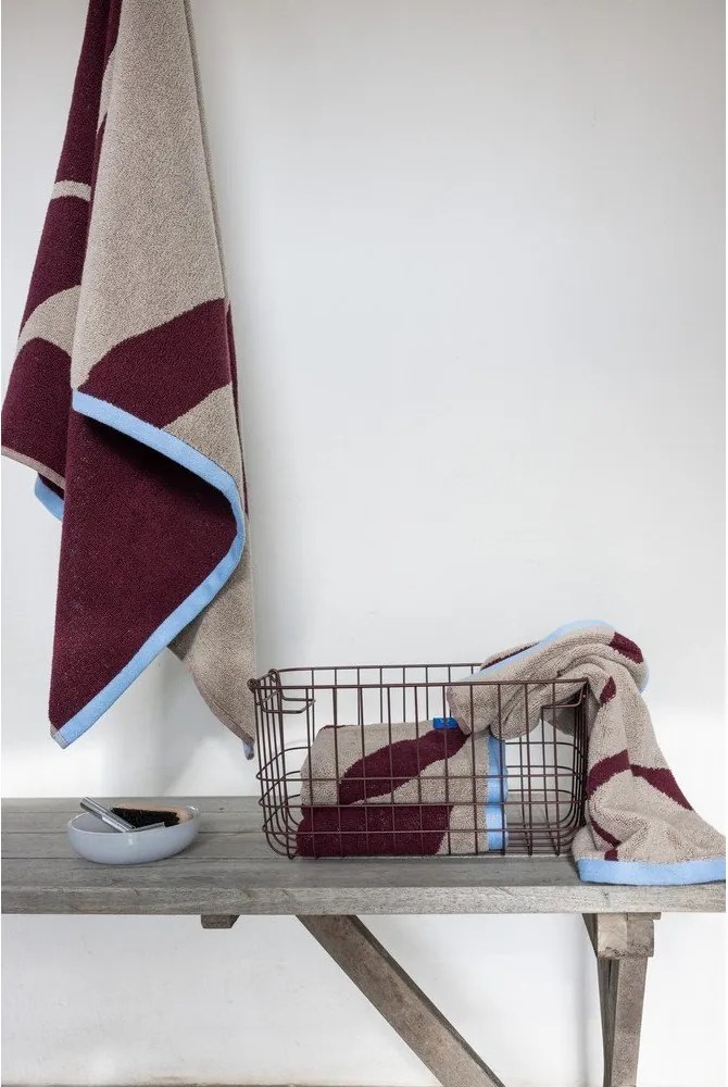 Prosop burgundy/grej din bumbac organic din frotir 70x133 cm Nova Arte – Mette Ditmer Denmark