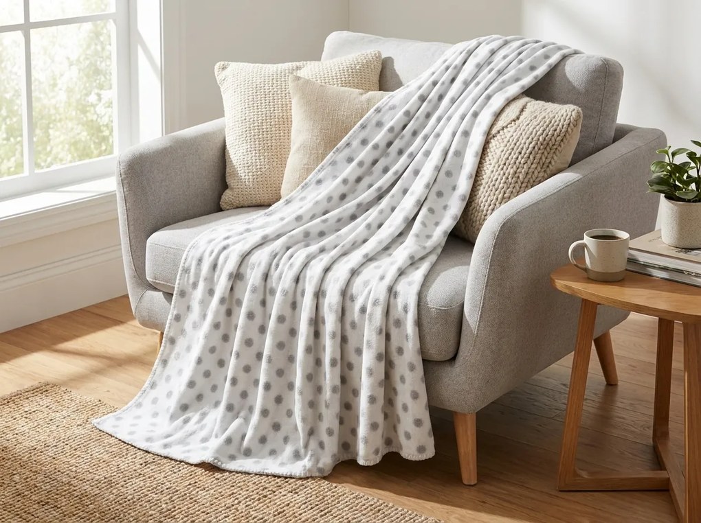 Patura din fleece FLEORA, alb/gri cu buline Dimensiune: 150 x 200 cm