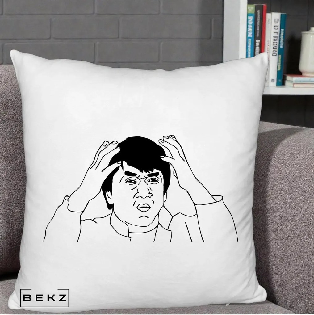 Perna Decorativa Jackie Chan WTF, 40x40 cm, Alb Pufos, Husa Detasabila, Perna Inclusa, BEKZ®