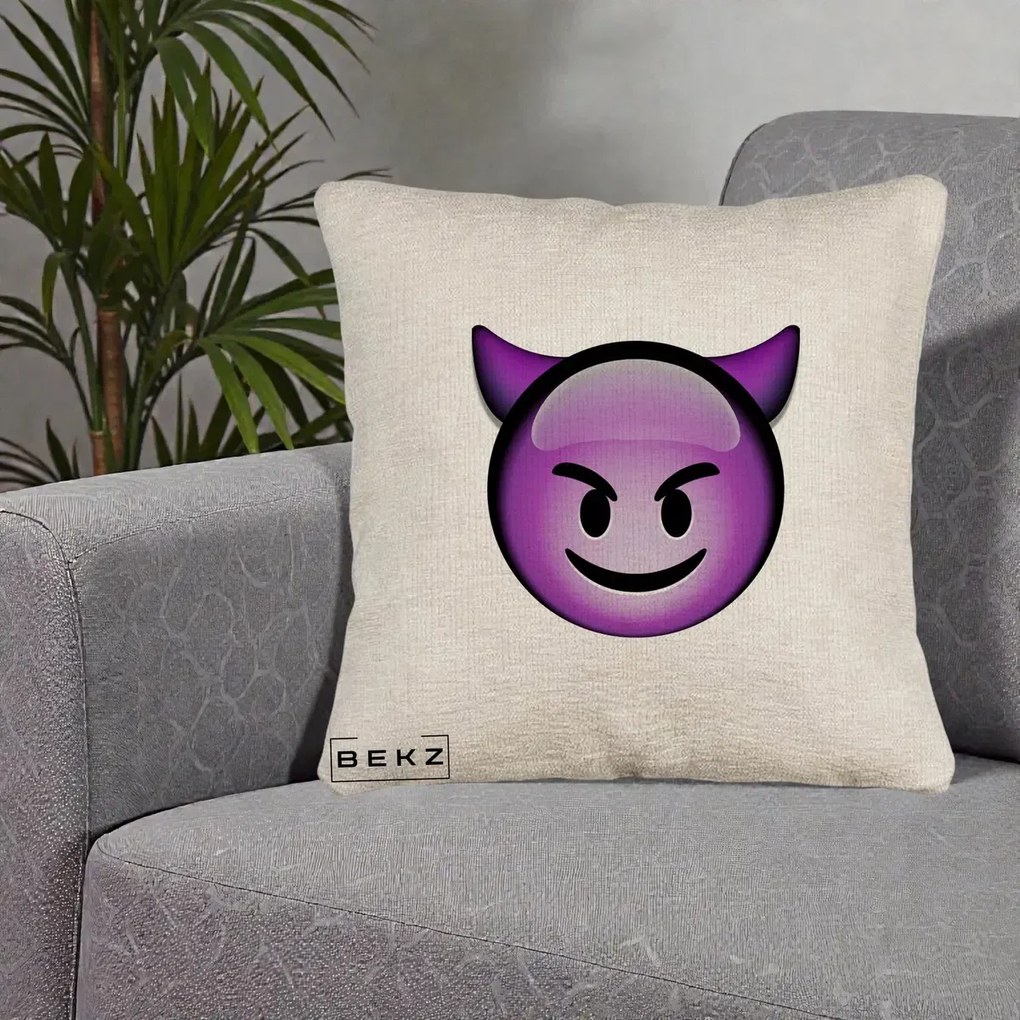 Perna Decorativa Emoji Diavol Mov, 40x40 cm, Bej Canapea, Husa Detasabila, Perna Inclusa, BEKZ®