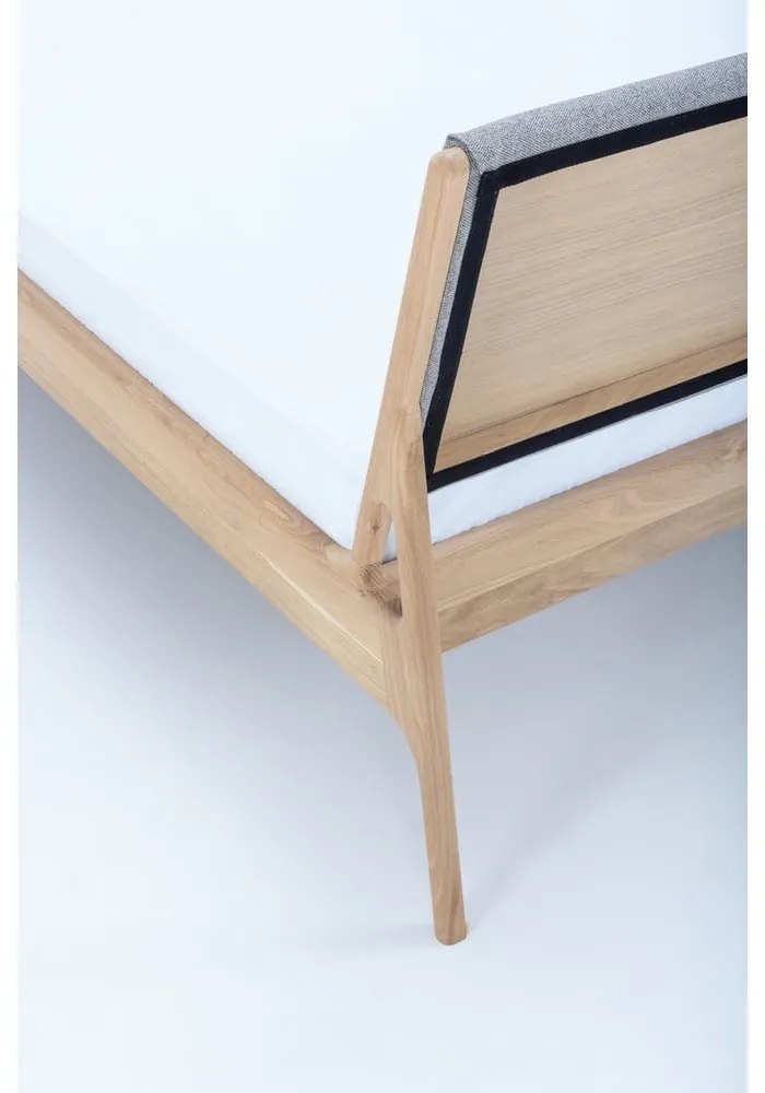 Pat matrimonial gri/în culoare naturală din lemn masiv de stejar 140x200 cm Fawn – Gazzda