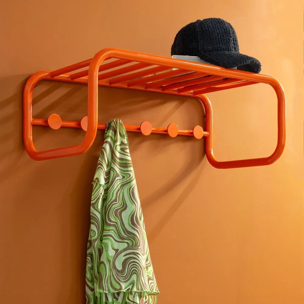 Cuier de perete portocaliu cu raft din metal 72 cm Retro – Spinder Design