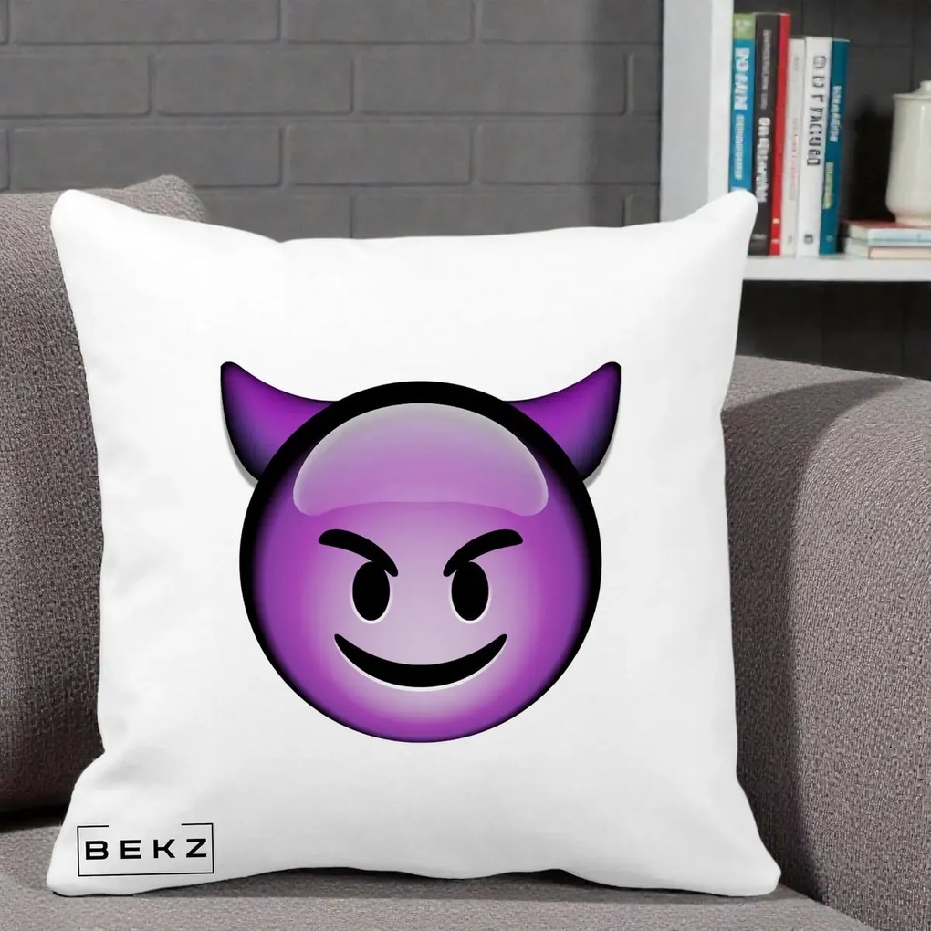 Perna Decorativa Emoji Diavol Mov, 40x40 cm, Alba Mata, Husa Detasabila, Perna Inclusa, BEKZ®