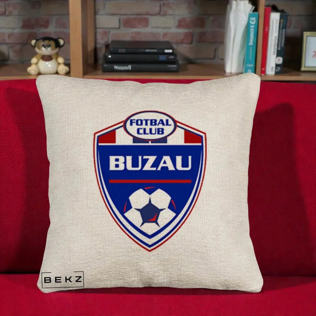 Perna Personalizata FC Buzau Fotbal, 40x40 cm, Bej Canapea, Husa Detasabila, Perna Inclusa, BEKZ®