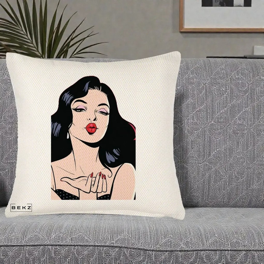 Perna Decorativa Femeie Pop-Art Kiss, 40x40 cm, Crem Reliefat, Husa Detasabila, Perna Inclusa, BEKZ®