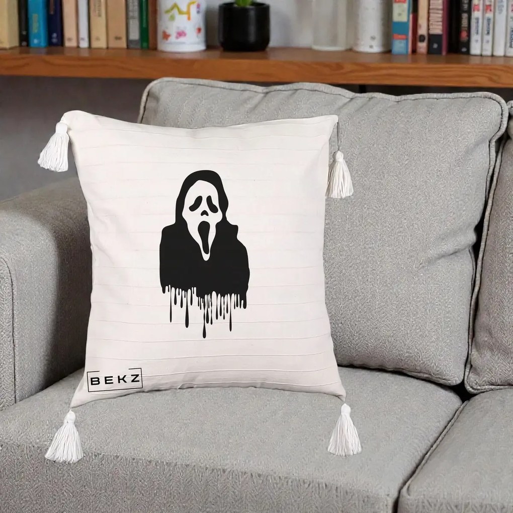 Perna Personalizata Halloween Ghostface Scream Picurand, 40x40 cm, Bej cu Franjuri, Husa Detasabila, Perna Inclusa, BEKZ®