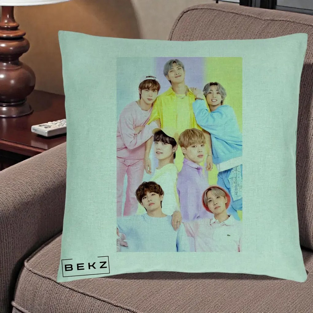 Perna Personalizata K-pop BTS Foto Grup Pastel Colorat cu 7 Membrii, 40x40 cm, Verde Menta, Husa Detasabila, Perna Inclusa, BEKZ®