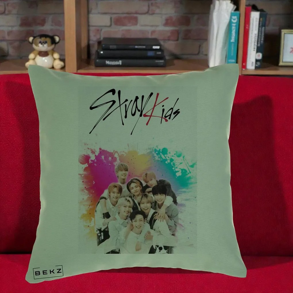 Perna Personalizata K-pop Stray Kids cu Splash Multicolor, 40x40 cm, Verde, Husa Detasabila, Perna Inclusa, BEKZ®