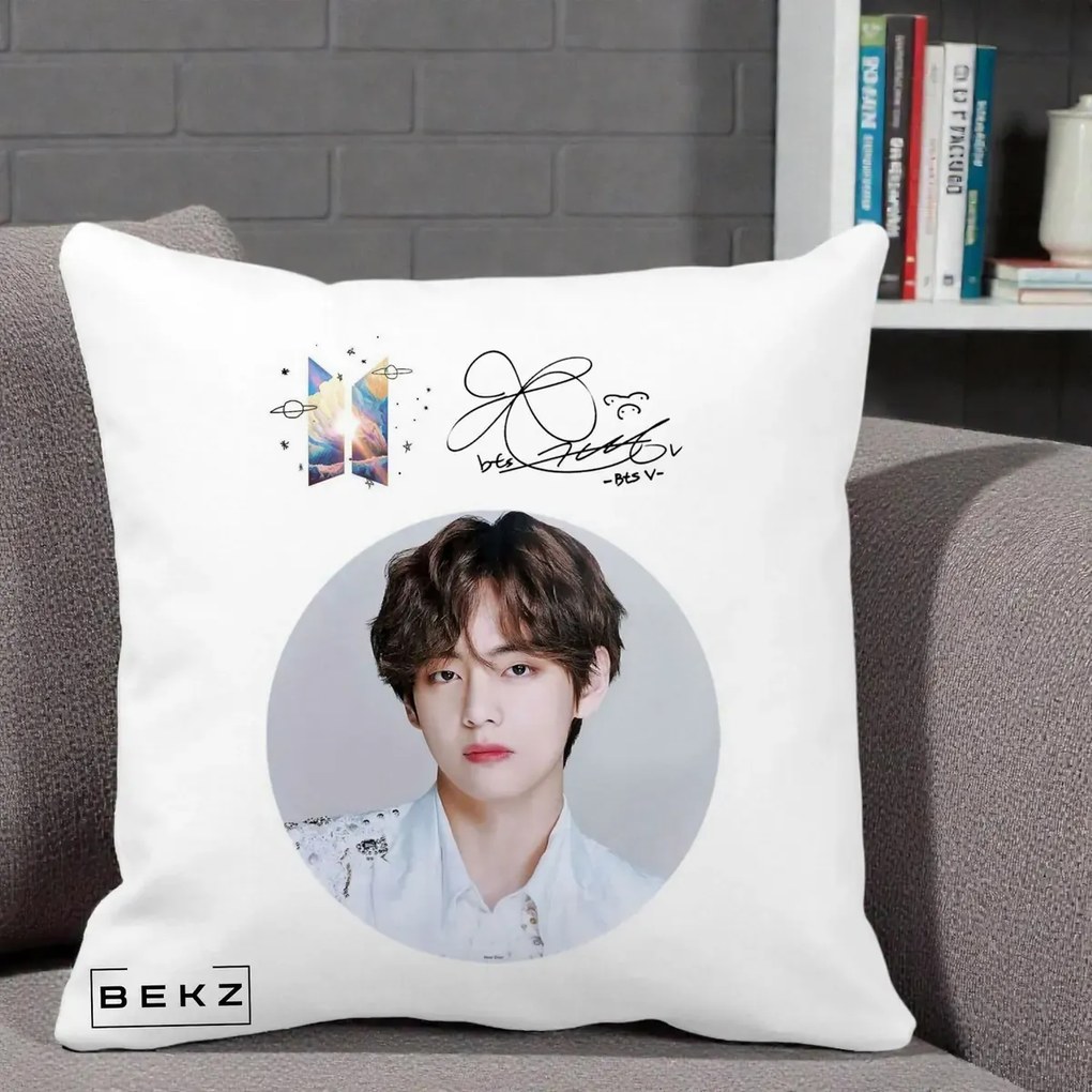 Perna Personalizata K-pop BTS V Taehyung Portret Cerc Autograf, 40x40 cm, Alba Mata, Husa Detasabila, Perna Inclusa, BEKZ®