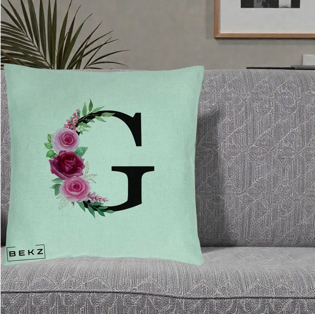 Cadou Personalizat - Perna Personalizata Monograma Florala Litera G, 40x40 cm, Verde Menta, Husa Detasabila, Perna Inclusa, BEKZ®
