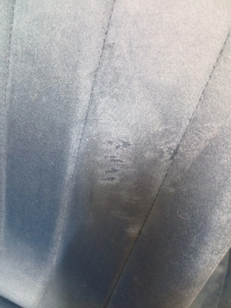 Promotie Scaun catifelat albastru LAVA cu picioare negre de calitate II