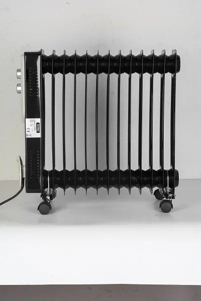 Calorifer electric Floria ZLN3673,Negru 2500 W, 13 elementi, 3 trepte de putere, Termostat reglabil, Protectie supra-incalzire, Indicator luminos,