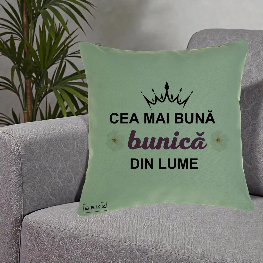Cadou pentru Bunica - Perna Personalizata Cea Mai Buna Bunica Din Lume Coroana Mov Flori, 40x40 cm, Verde, Husa Detasabila, Perna Inclusa, BEKZ®