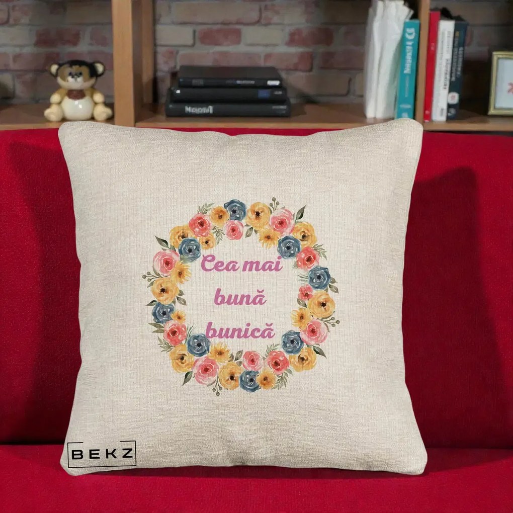 Cadou pentru Bunica - Perna Personalizata Cea Mai Buna Bunica Coronita Flori Multicolore, 40x40 cm, Bej Canapea, Husa Detasabila, Perna Inclusa, BEKZ®