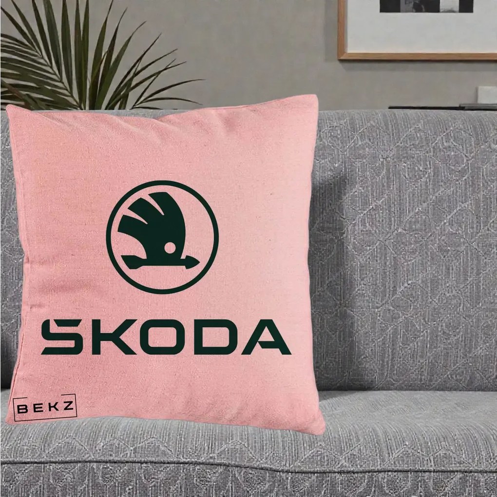 Perna Personalizata cu emblema Skoda, 40x40 cm, Roz, Husa Detasabila, Perna Inclusa, BEKZ®