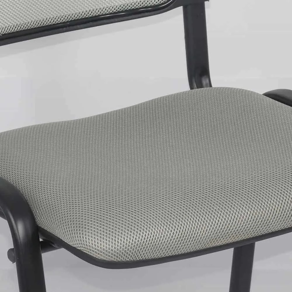 Scaun conferință gri HRC 600 din mesh respirabil cu cadru metalic stivuibil