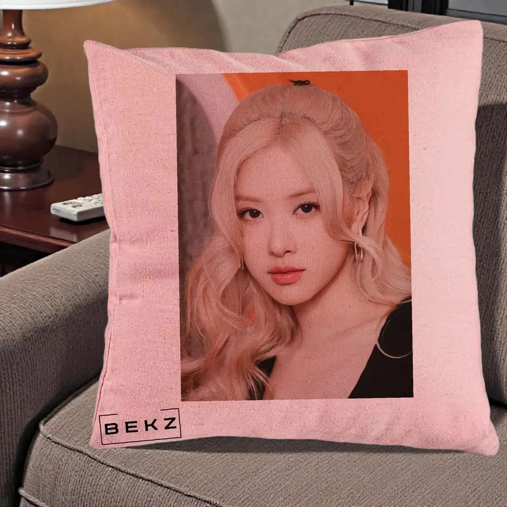 Perna Personalizata K-pop BLACKPINK cu Funda Rosie, 40x40 cm, Roz, Husa Detasabila, Perna Inclusa, BEKZ®