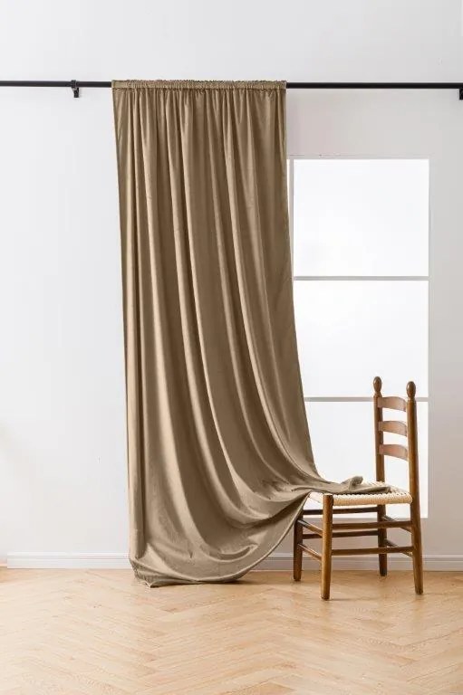 Draperie opaca maro deschis VELVET 135x250 cm Agățat: Rejansa