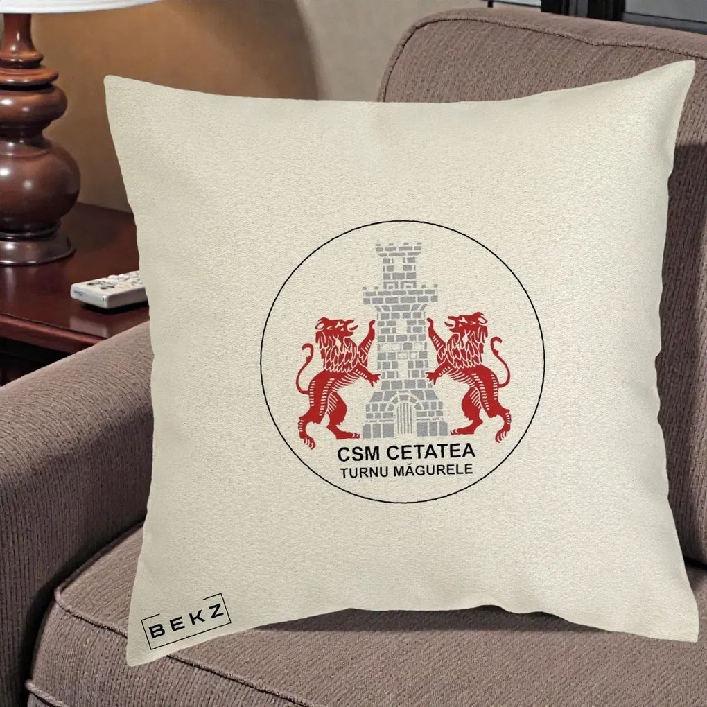 Perna Personalizata CSM Cetatea Turnu Magurele Fotbal, 40x40 cm, Ecru, Husa Detasabila, Perna Inclusa, BEKZ®