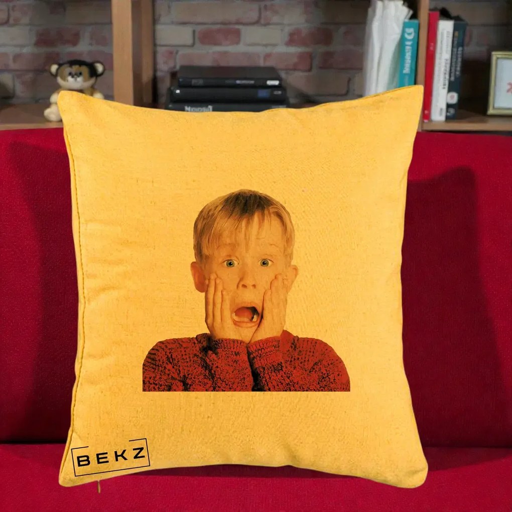 Perna Decorativa Kevin Singur Acasa, 40x40 cm, Galben, Husa Detasabila, Perna Inclusa, BEKZ®