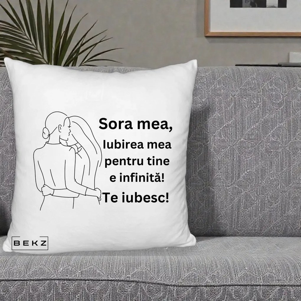 Cadou pentru Sora - Perna Personalizata Sora Mea Te Iubesc Imbratisare din Spate Line Art, 40x40 cm, Alb Pufos, Husa Detasabila, Perna Inclusa, BEKZ®