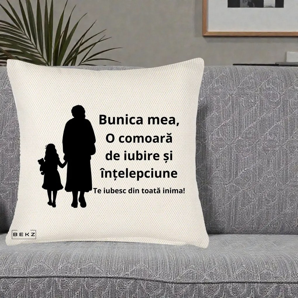 Cadou pentru Bunica - Perna Personalizata Bunica Mea Comoara Iubire Intelepciune Silueta, 40x40 cm, Crem Reliefat, Husa Detasabila, Perna Inclusa, BEKZ®