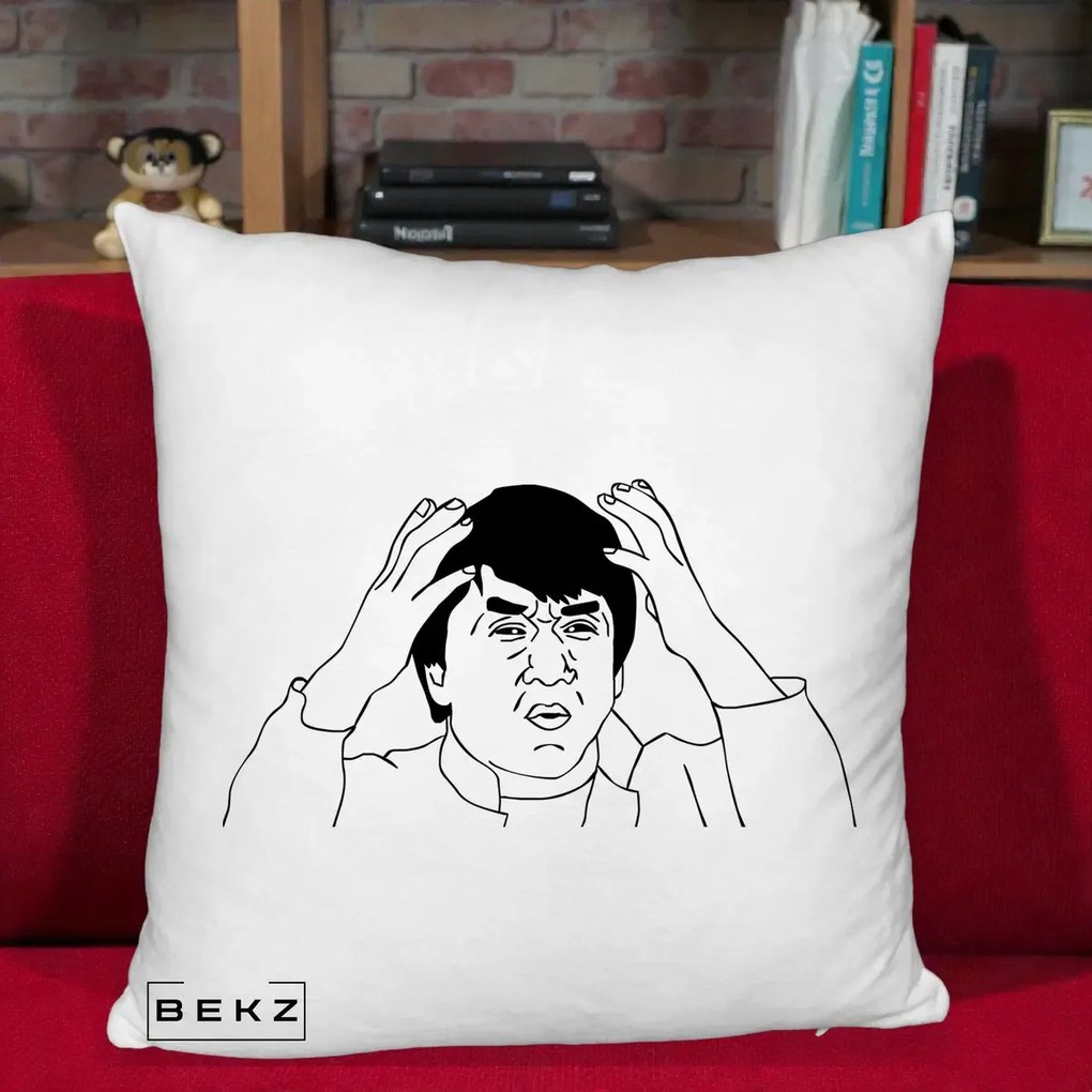 Perna Decorativa Jackie Chan WTF, 40x40 cm, Alb Pufos, Husa Detasabila, Perna Inclusa, BEKZ®