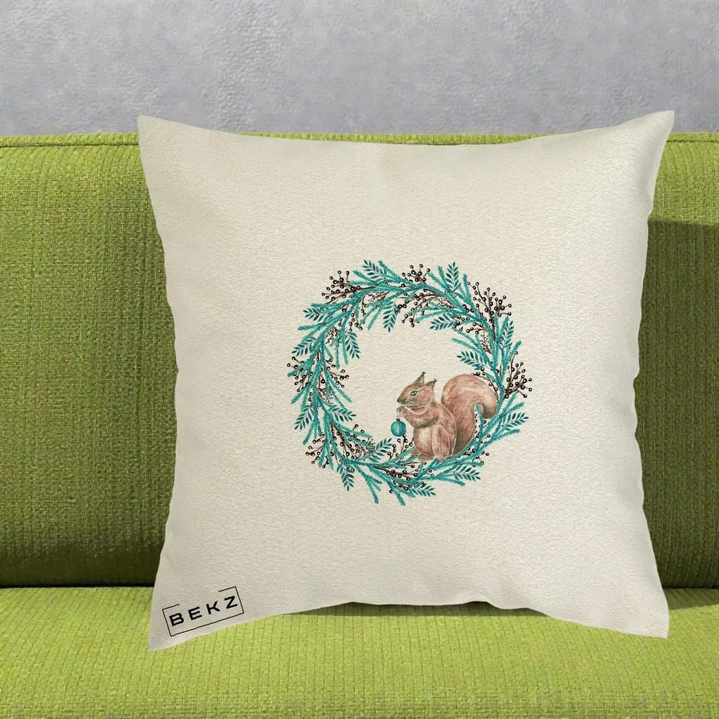 Perna Decorativa Coroana Turcoaz cu Veverita, 40x40 cm, Ecru, Husa Detasabila, Perna Inclusa, BEKZ®
