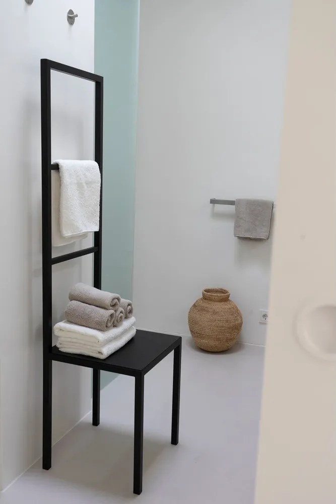 Suport pentru prosoape negru din oțel Dressbuddy – Spinder Design