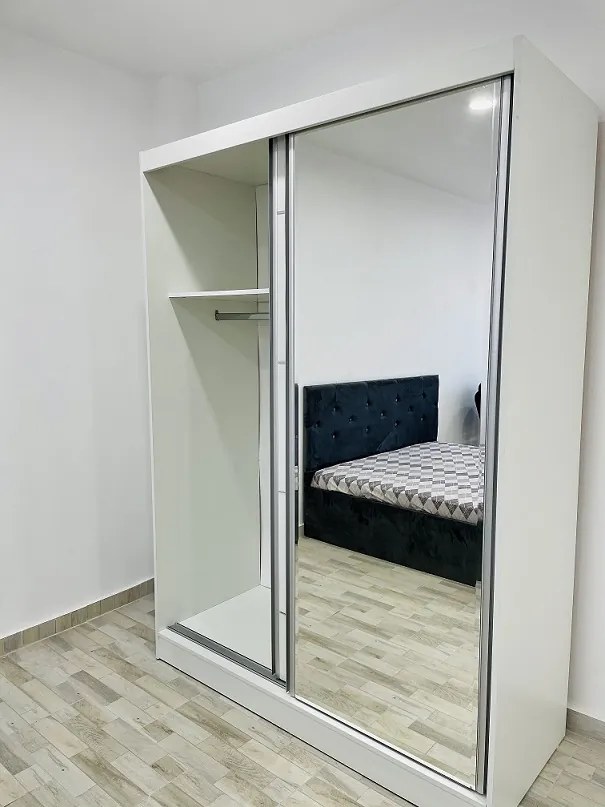 Dormitor Erika / Paris, culoare alb / gri, cu pat tapitat 160 x 200 cm, dulap cu oglinda 150 cm, comoda si 2 noptiere