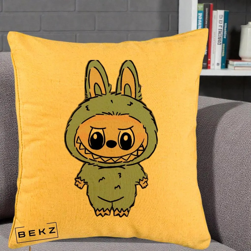 Perna Personalizata Labubu Albastru-Gri Solo, 40x40 cm, Galben, Husa Detasabila, Perna Inclusa, BEKZ®