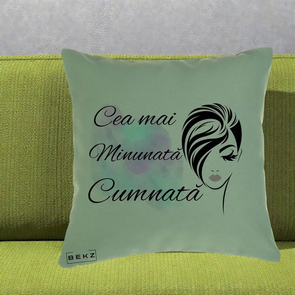 Cadou pentru Cumnata - Perna Personalizata Cea mai Minunata Cumnata cu Silueta Dama si Pete Multicolor, 40x40 cm, Verde, Husa Detasabila, Perna Inclusa, BEKZ®