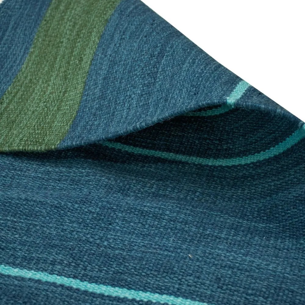 Covor reversibil pentru exterior din plastic reciclat Green Decore Marlin, 90 x 150 cm, albastru-închis