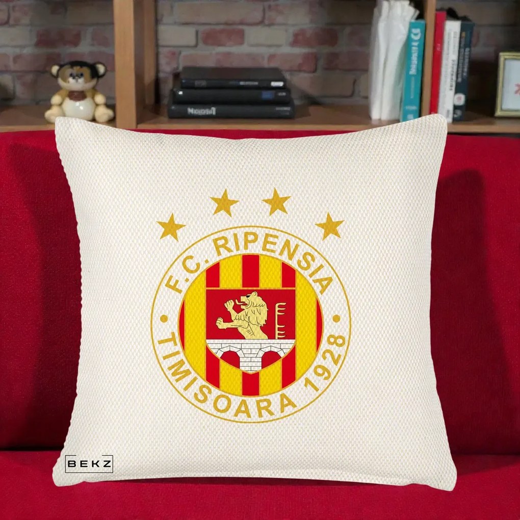 Perna Personalizata FC Ripensia Timisoara 1928, 40x40 cm, Crem Reliefat, Husa Detasabila, Perna Inclusa, BEKZ®