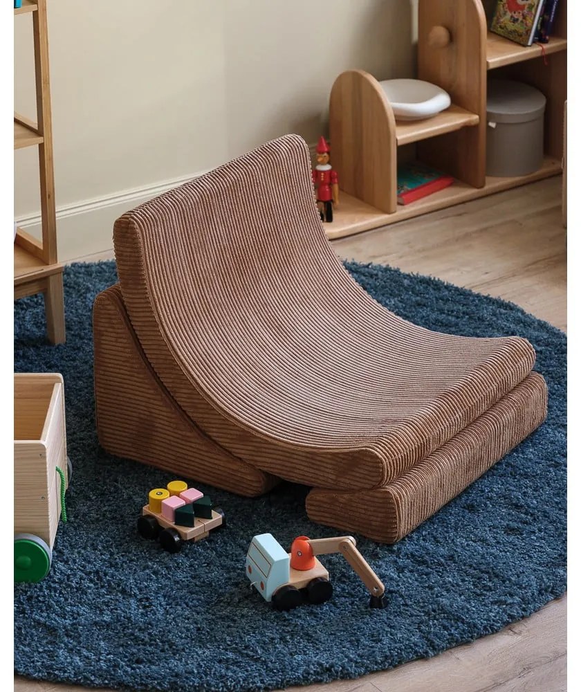 Fotoliu de copii maro cu tapițerie din catifea reiată Moon – Wigiwama