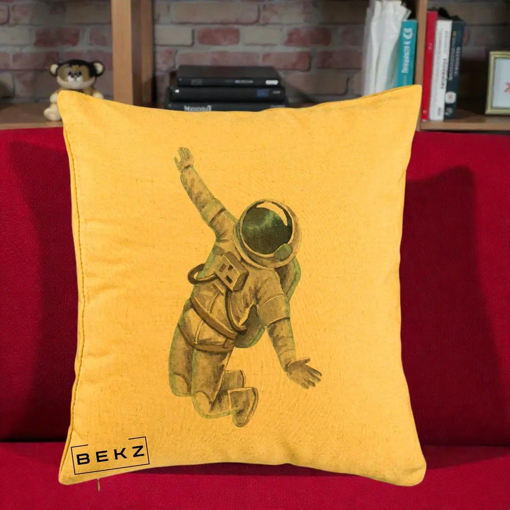 Perna Decorativa Astronaut Acuarela Zbor, 40x40 cm, Galben, Husa Detasabila, Perna Inclusa, BEKZ®