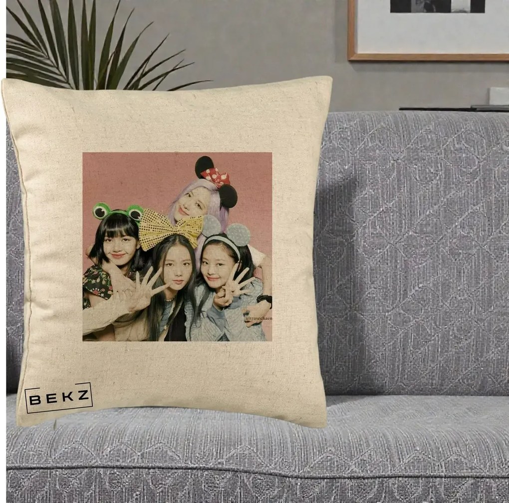 Perna Personalizata K-pop BLACKPINK Accesorii Haioase, 40x40 cm, Bej, Husa Detasabila, Perna Inclusa, BEKZ®
