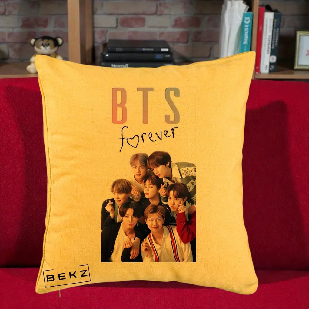 Perna Personalizata K-pop BTS Forever cu Foto Grup Negru, 40x40 cm, Galben, Husa Detasabila, Perna Inclusa, BEKZ®