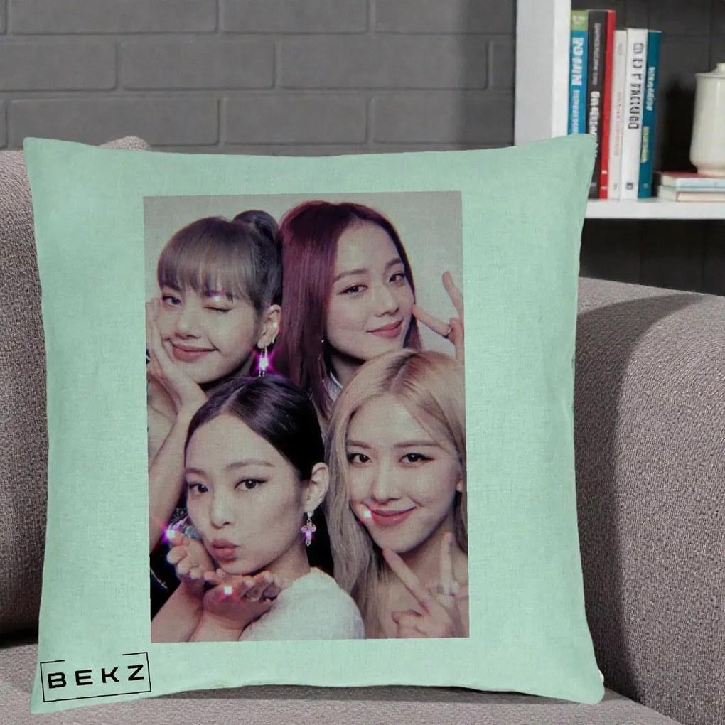 Perna Personalizata K-pop BLACKPINK Foto Grup Selfie Roz cu Glitter, 40x40 cm, Verde Menta, Husa Detasabila, Perna Inclusa, BEKZ®